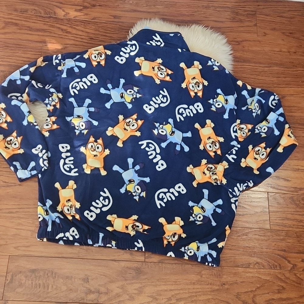 Bluey Adult Oversized Character Sweatshirt - Picture 4 of 4